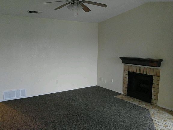 2nd image of 815 Woodland Ct