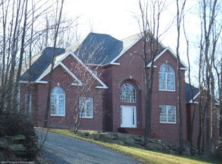 1 Stone Hill Rd, Clarks Summit, PA 18411