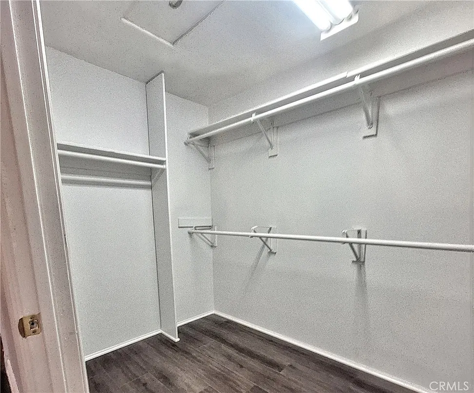 3 bed, 1900 sqft, $5,950 — Photo 4