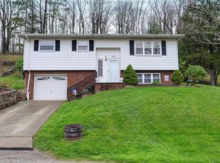 1812 Maple Dr, Sissonville, WV 25320