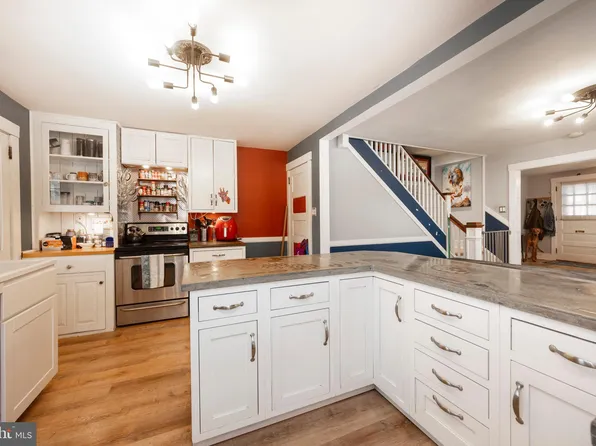 75 Woodbine Ave, Paoli, PA 19301