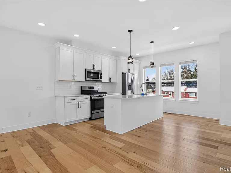 2925 Square Lake Ct — Photo 10