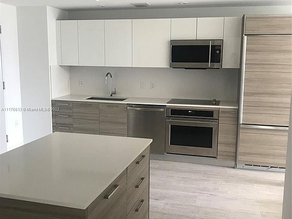3rd image of 121 NE 34th St Unit 2103