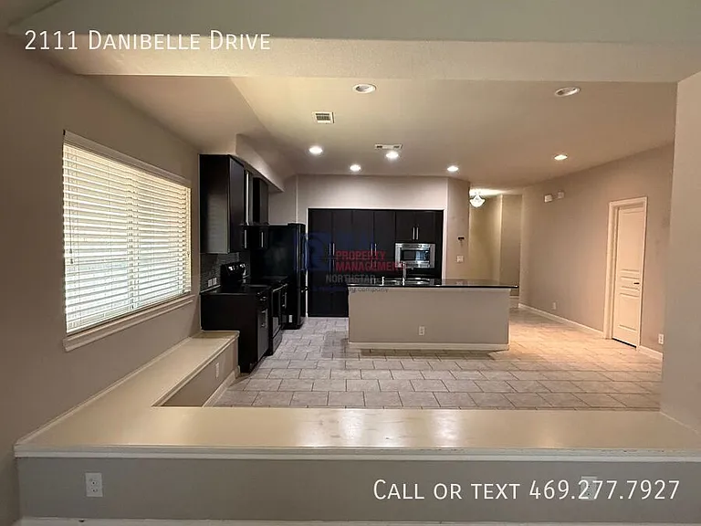 2111 Danibelle Dr — Photo 8