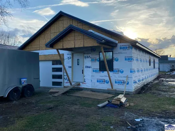 118 N 3rd St, Farmersburg, IN 47850