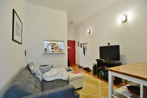 Rented by J Misrahi Realty Corp | media 33