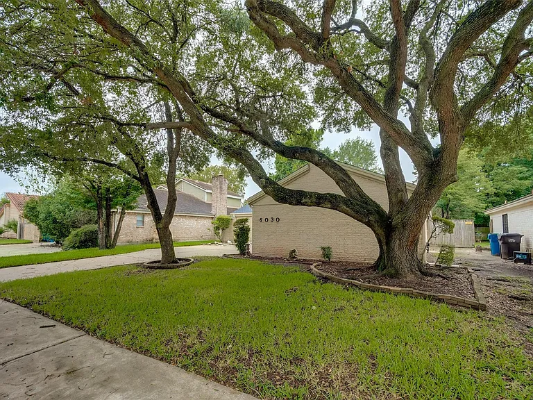 6030 Gallant Forest Dr — Photo 3
