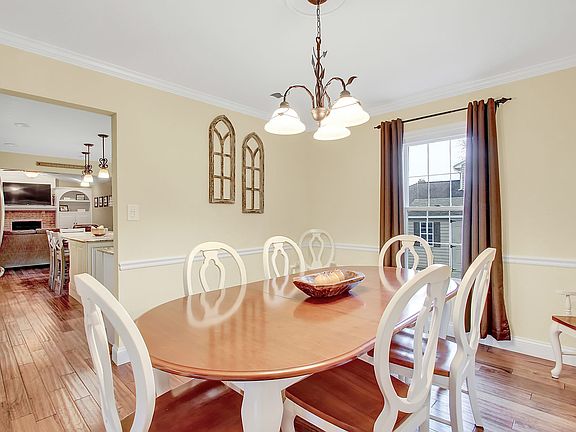 4th image of 1210 Eugenia Way