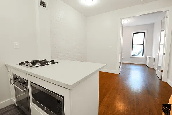 Rented by Corcoran | media 27
