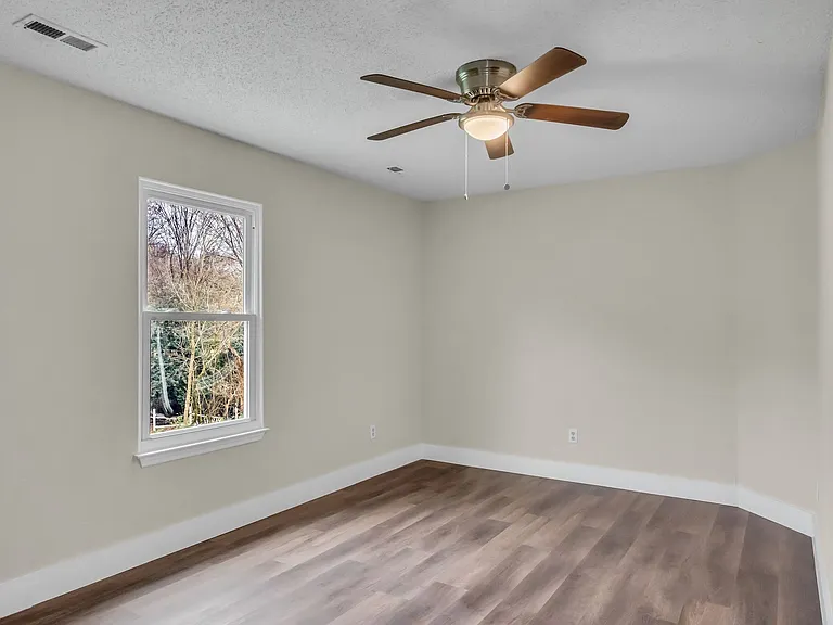 213 Rebecca Pines Dr — Photo 14