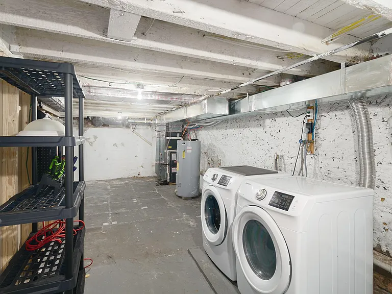 2820 W Stiles St — Photo 11
