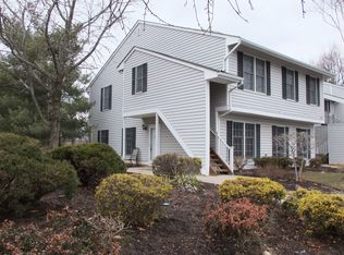 11 Owl Ct, Three Bridges, NJ 08887