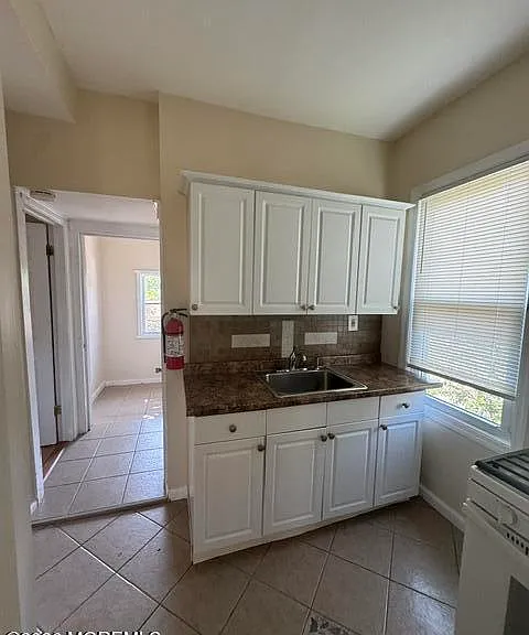 608 Emory St #2 — Photo 5