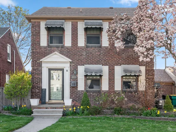 2076 23rd St, Wyandotte, MI 48192