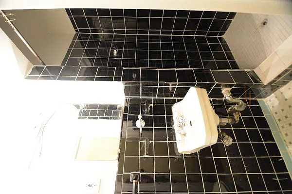 Rented by Cooper & Cooper Real Estate | media 9