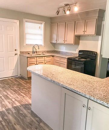 4th image of 1185 Marigold St Unit B