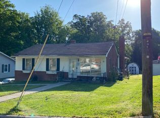 331 E Poplar St, Mount Airy, NC 27030
