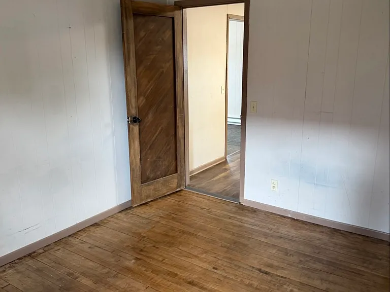122 Soo Ave E #1 — Photo 4