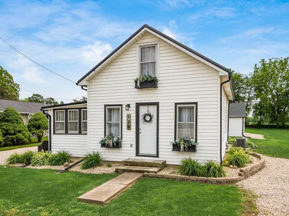 126 W Main St, Unionville Center, OH 43077