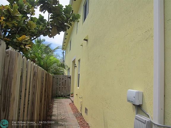2nd image of 408 SW 9th St #408