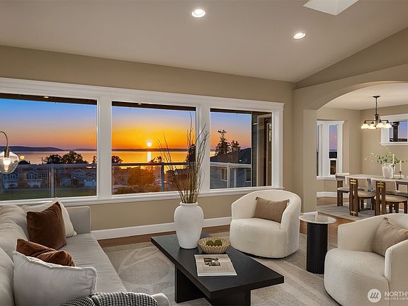 3rd image of 215 Burke Drive