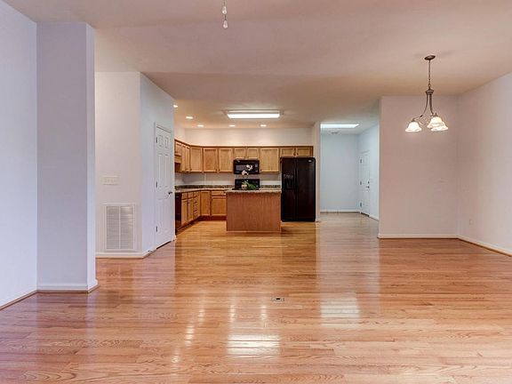 3rd image of 6640 Stonelyn Cottage Ct