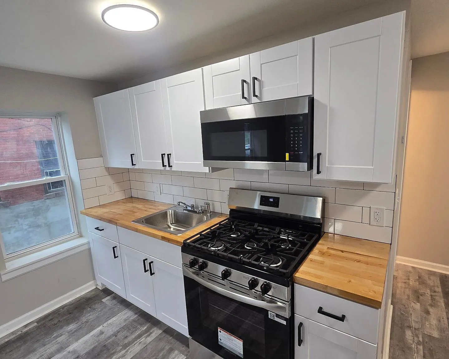 3 Bedroom 1Bath Newly Renovated Apt- 228 Maple Ave 3N — Photo 3