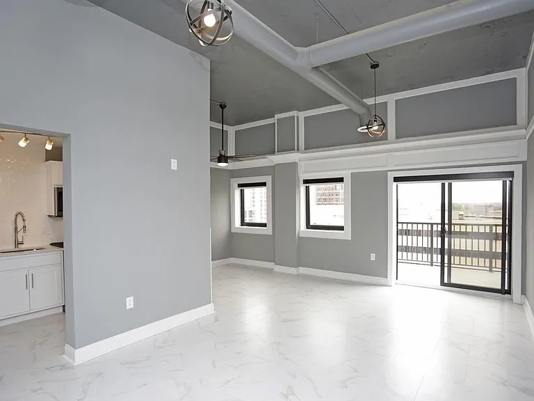Plaza House — Photo 8