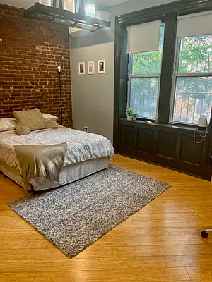 Rented by Alexander Bilu, LREB | media 25