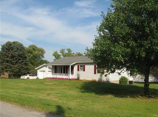 360 Franklin St, Ellwood City, PA 16117