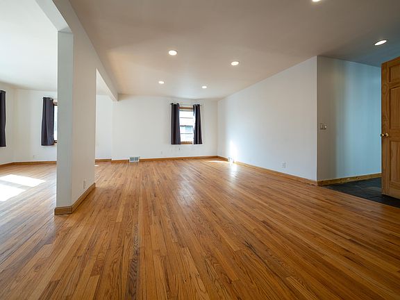3rd image of 3024 Knox Ave S #1
