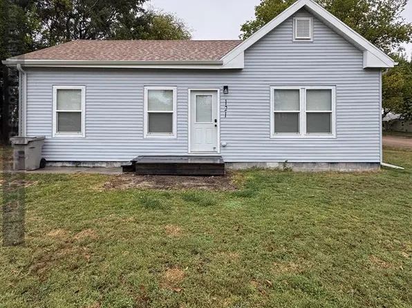121 Lula St, Phillips, NE 68865