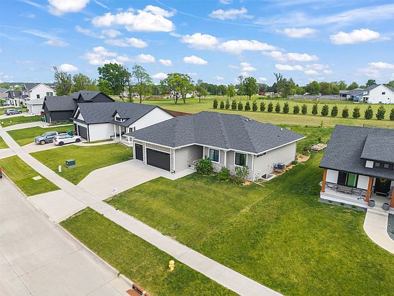 2nd image of 2804 Blooming Heights Dr