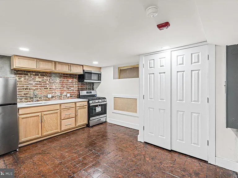 1222 Chancellor St #1F — Photo 7