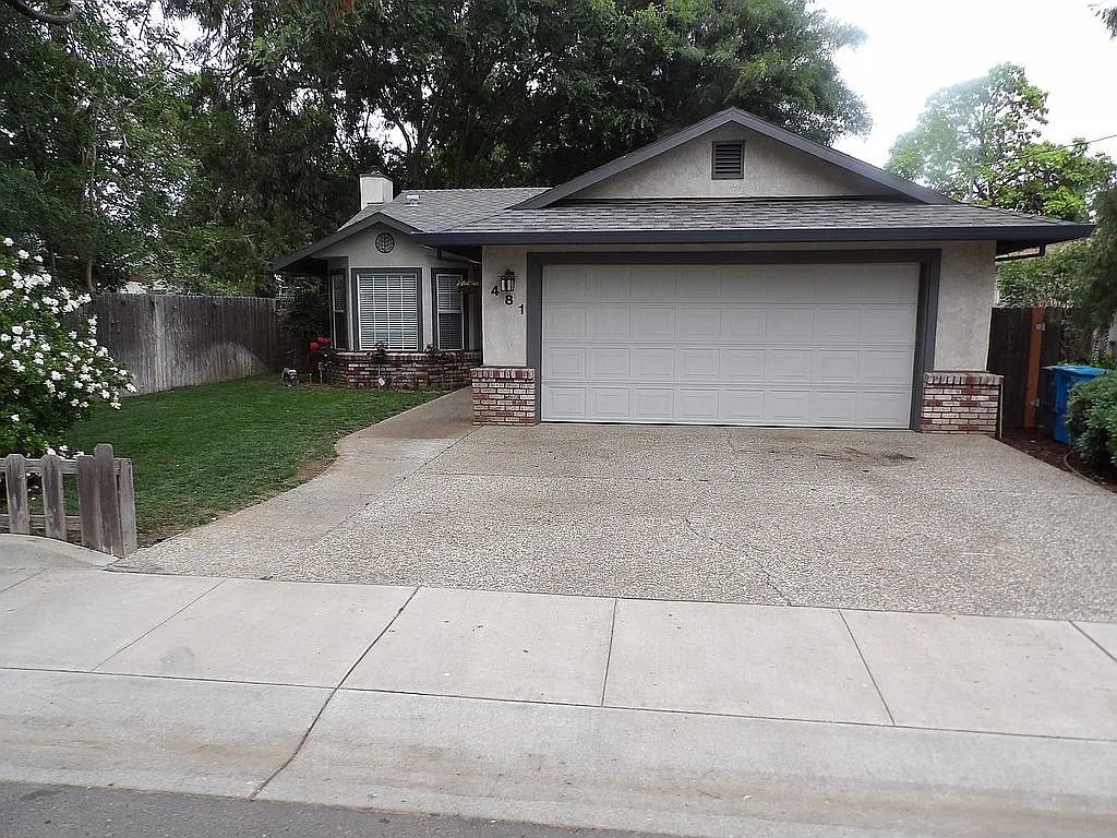 481 Park Ave photo 1