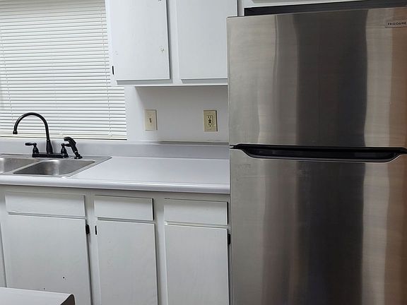 4th image of 2323 W Osterhout Ave #2B-1BA