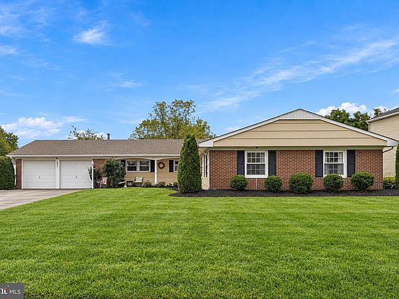 2nd image of 251 Tiffany Ln