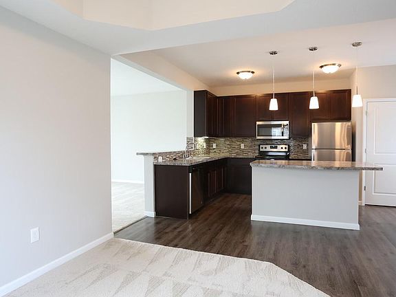 4th image of 2126 Everest Dr