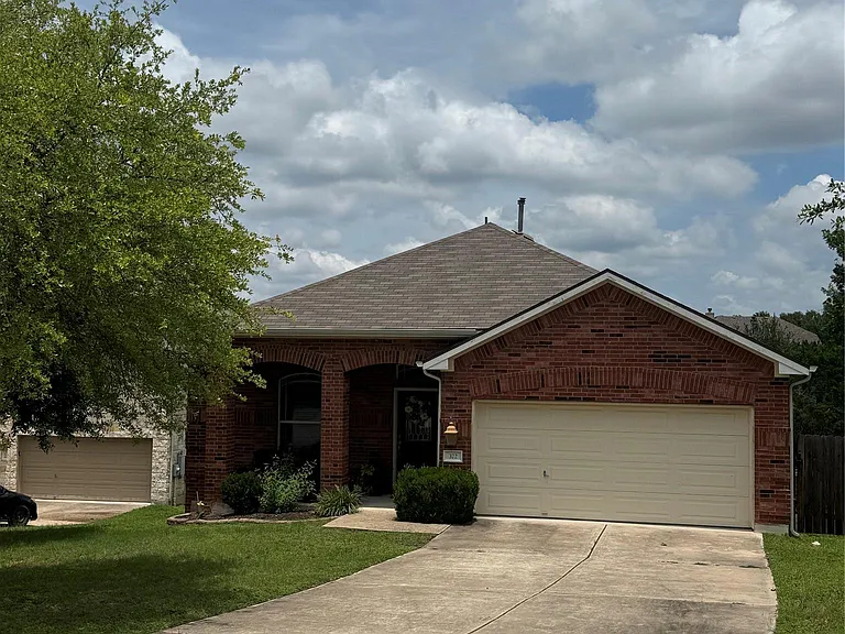 372 Limestone Trl — Photo 1