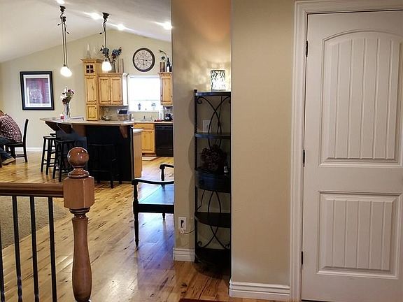 5th image of 11077 N 40th E