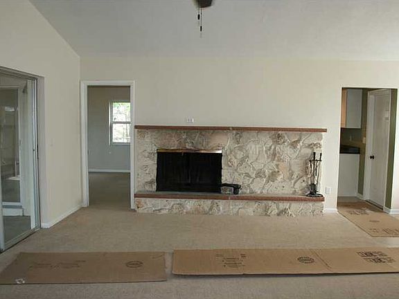2nd image of 1078 Elgrove Dr