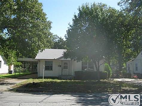 1st image of 2004 Oakwood St