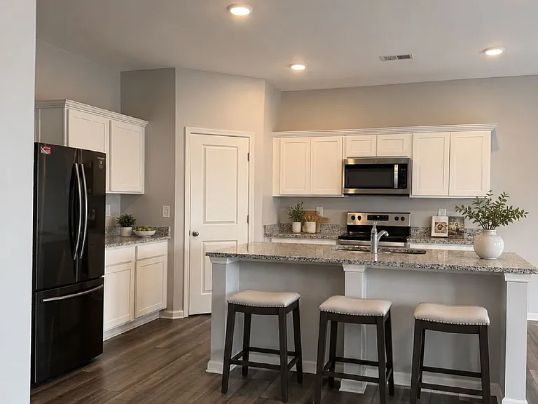 132 Verona Dr NW — Photo 9