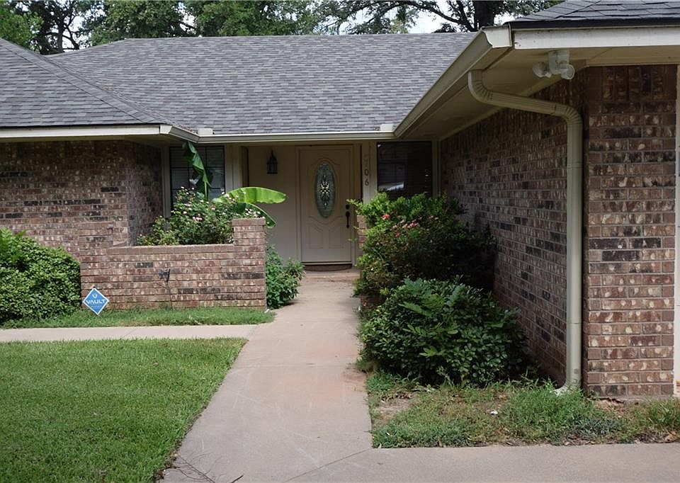 2nd image of 2706 Casas Del Sur Ct