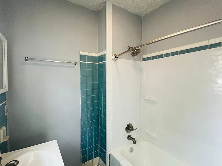 504 Broad St — Photo 15