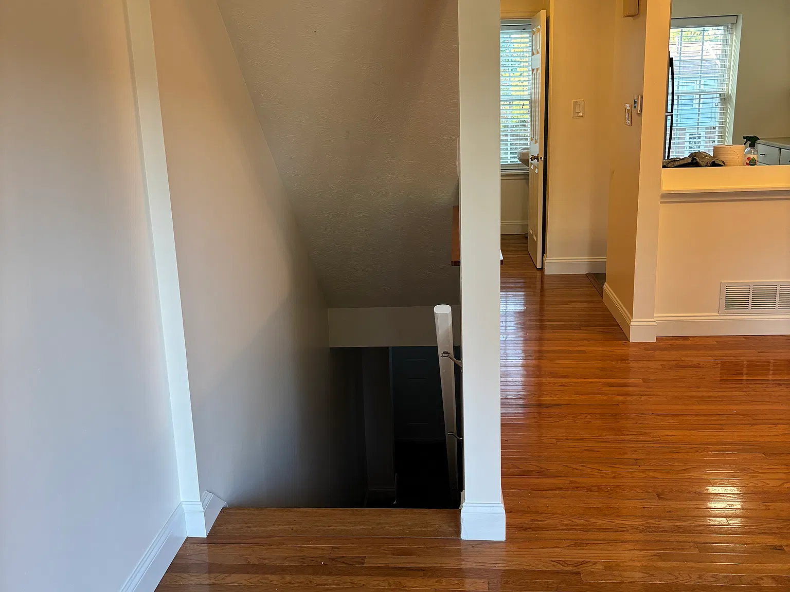 2 bed, 930 sqft, $1,625 — Photo 3