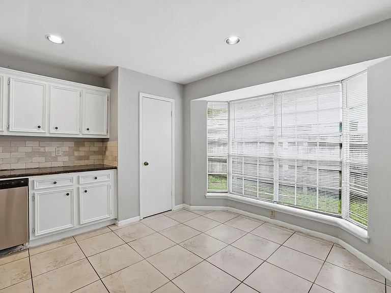 5111 Crystal Bay Dr — Photo 4