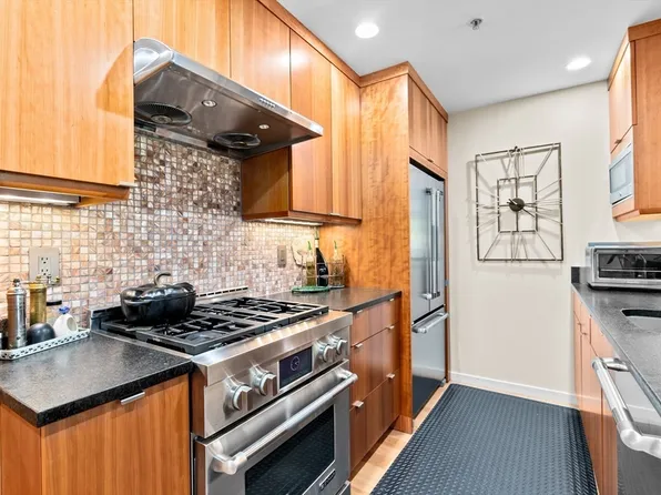 6 Canal Park APT 309, Cambridge, MA 02141