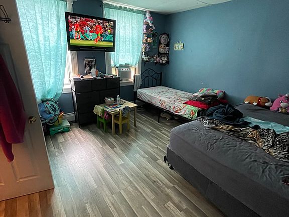 5th image of 26 Green Ct Floor 2