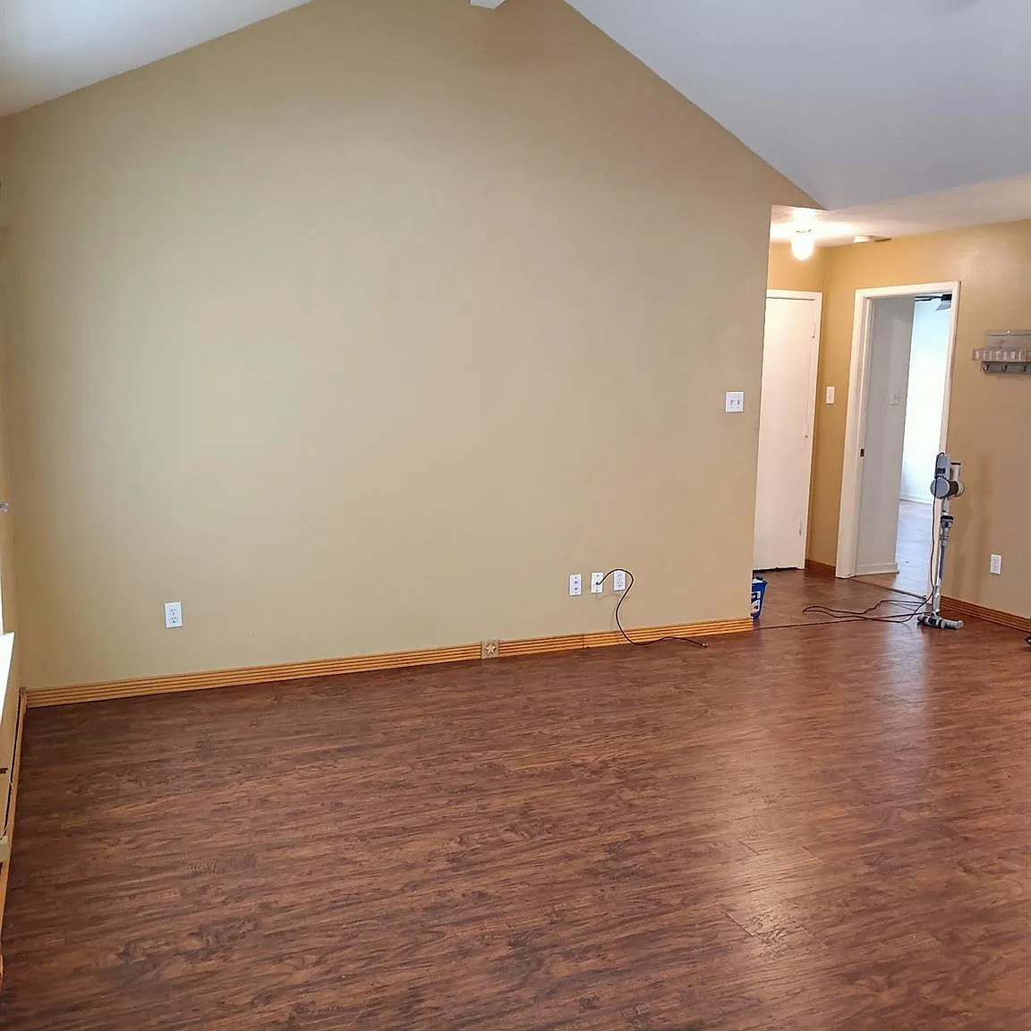 3 bed, 2.0 bath, $1,500 — Photo 2